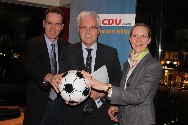 Stefan Leschniok, Dr. Hermann Kues, Carmen Greefrath (von links nach rechts)