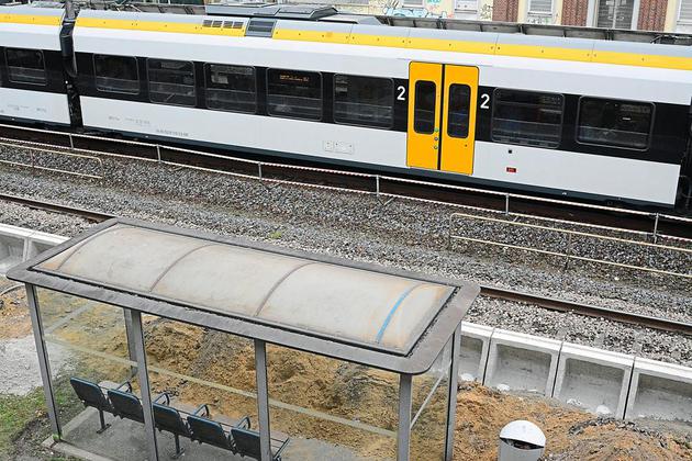 Die Gleisanlagen am Hiltruper Bahnhof werden schon seit ein paar Tagen saniert. (Foto: WN)