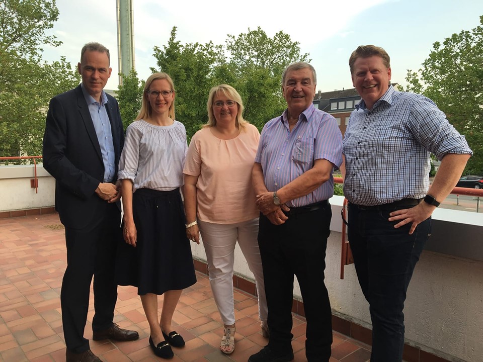 Ratskandidaten Stefan Leschniok, Carmen Greefrath, Astrid Bhl, Bezirksbrgermeister Joachim Schmidt, Ortsunions-Vorsitzender Marcus Bielefeld