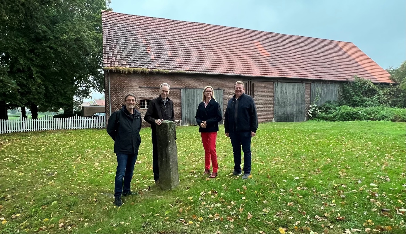 (von links nach rechts) Bezirksvertreter Jrgen Krichel, Ratsherr Stefan Leschniok, Ratsfrau Carmen Greefrath und Hiltrups CDU-Vorsitzender Marcus Bielefeld
